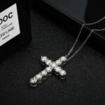 Colgante de cruz de moissanita completo, cadena Original de plata Sterg chapada en oro blanco, collar fino para joyería de mujer - Imagen 3