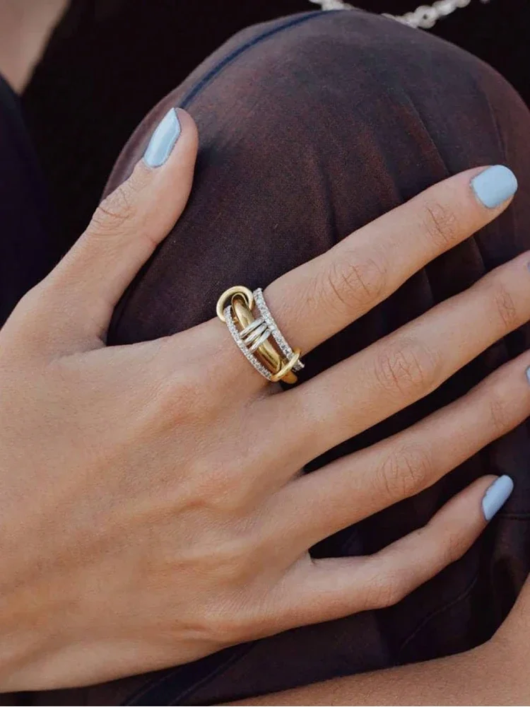 Anillo de Plata de Ley 925 de lujo, precioso y versátil, con tres entrelazados de circón para mujer, joyería fina de alta calidad a la moda para la vida diaria Anillo de Plata de Ley 925 de lujo, precioso y versátil, con tres entrelazados de circón para mujer, joyería fina de alta calidad a la moda para la vida diaria