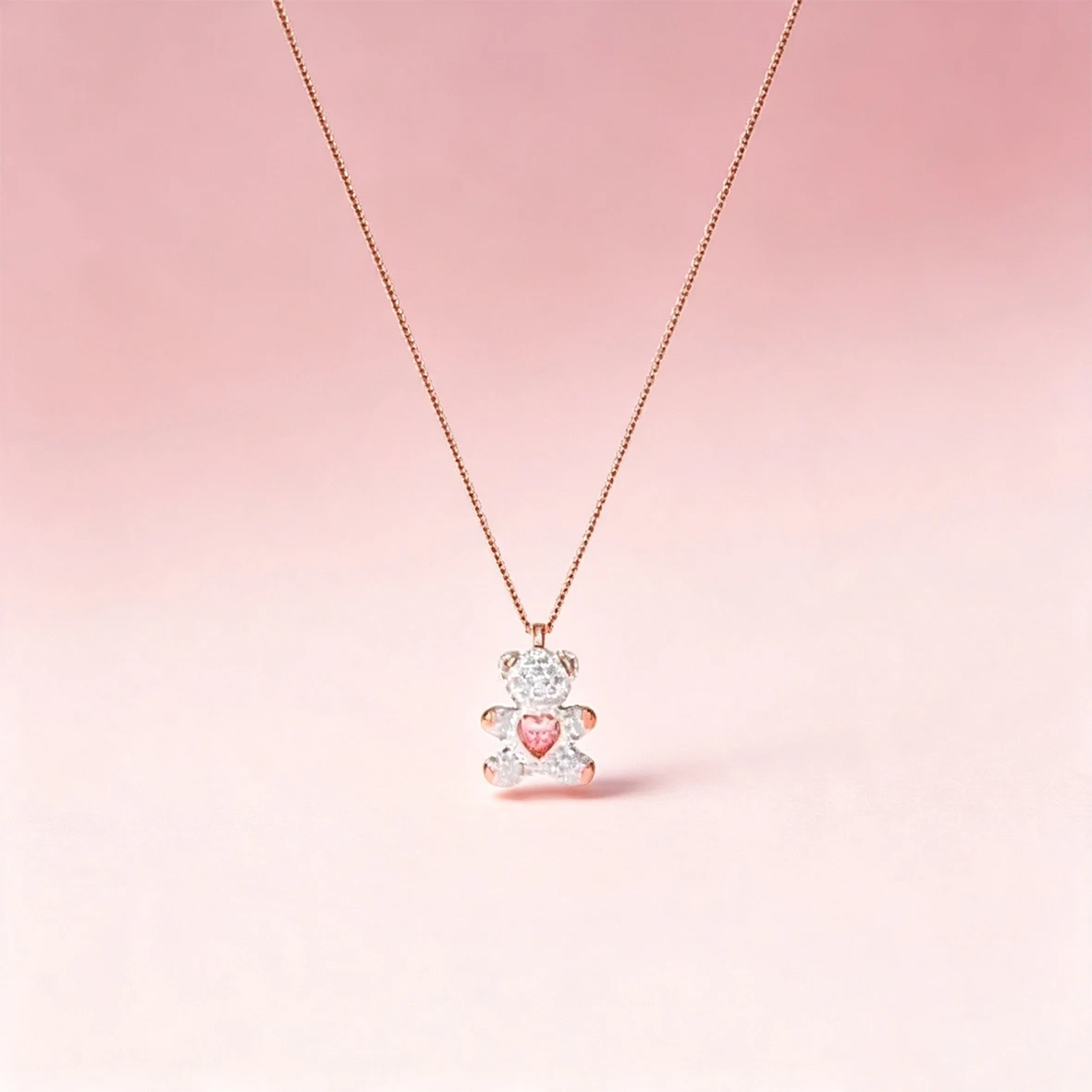 Accesorios de Oso Abrazador con Circonita Cúbica Brillante, Encantadora Colección de Joyería Delicada con Oso de Corazón y Cadena de Perlas para Citas Diarias Accesorios de Oso Abrazador con Circonita Cúbica Brillante, Encantadora Colección de Joyería Delicada con Oso de Corazón y Cadena de Perlas para Citas Diarias