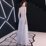 Vestido con escote en V - Imagen 2
