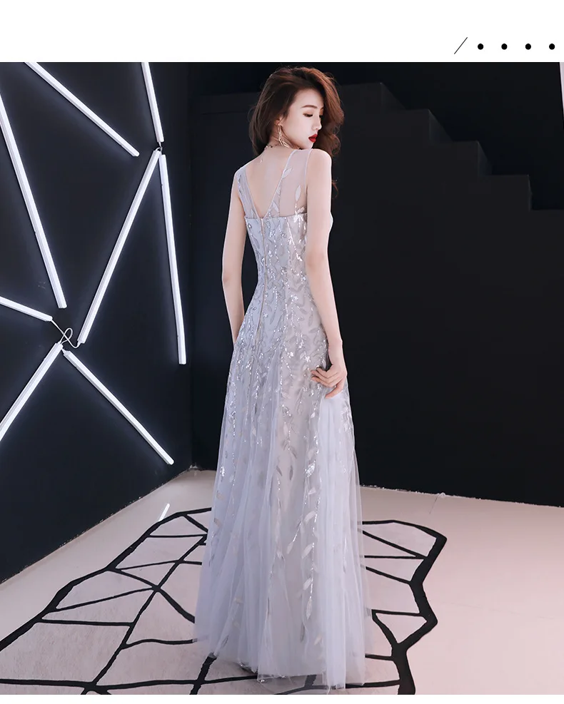 Vestido con escote en V Vestido con escote en V