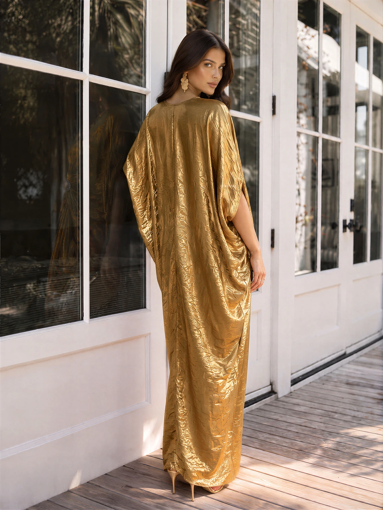Vestido para mujer con escote en V Vestido para mujer con escote en V