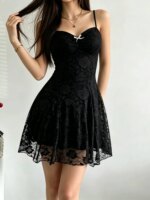 Vestido con encaje y tirantes finos - Imagen 2