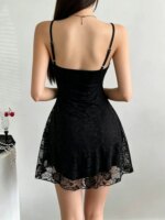 Vestido con encaje y tirantes finos - Imagen 3