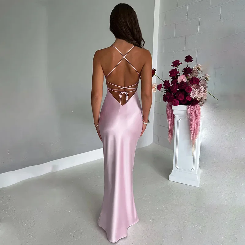 Vestido para mujer con acabado satinado y tirantes finos