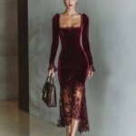 Vestido con encaje y de manga larga