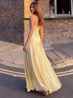 Vestido para mujer con escote en V - Imagen 2