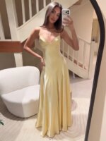 Vestido para mujer con escote en V - Imagen 3