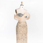 Vestido de noche elegante de Radia May Champagne, con lentejuelas, cristales y cuentas, diseño con escote al hombro descubierto, largo hasta el suelo, para fiestas formales, modelo ST100, hecho a medida. - Imagen 4