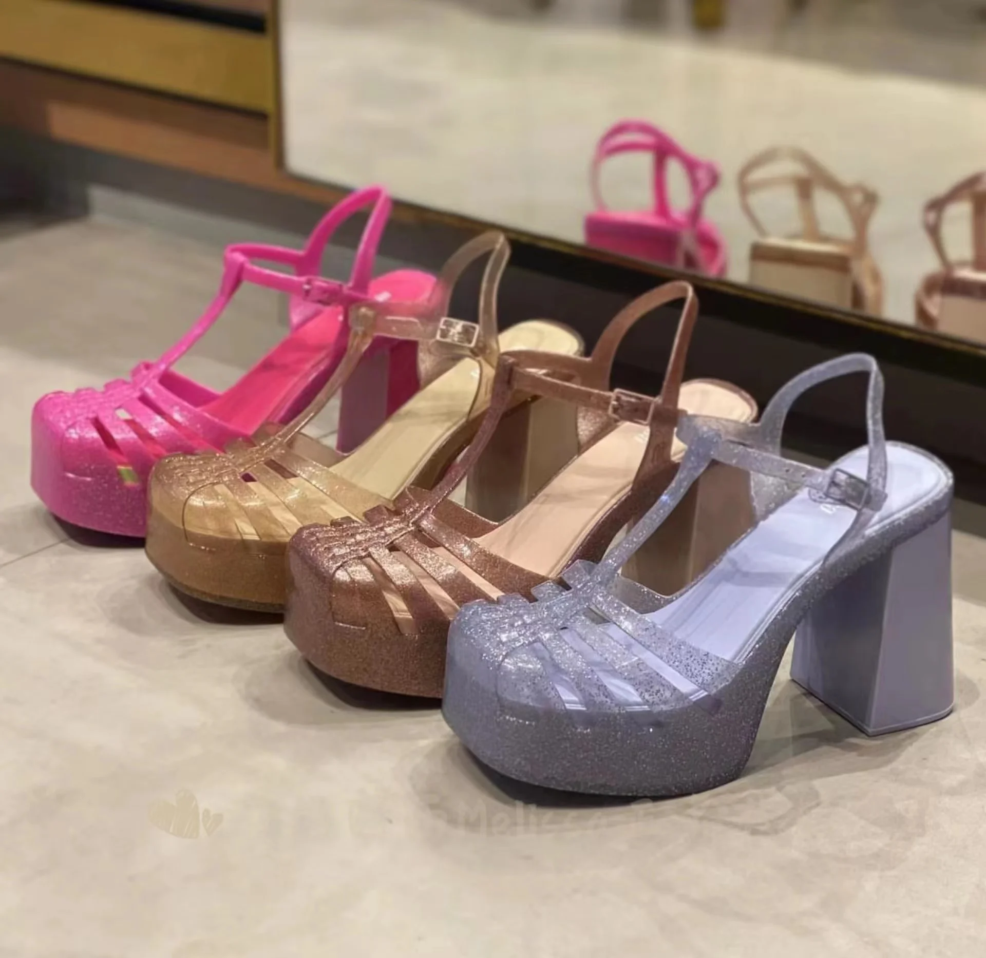 Sandalias Melissa de tacón alto con diseño calado para mujer, transpirables, de gelatina, con suela de goma cómoda, ideales p... Sandalias Melissa de tacón alto con diseño calado para mujer, transpirables, de gelatina, con suela de goma cómoda, ideales p...