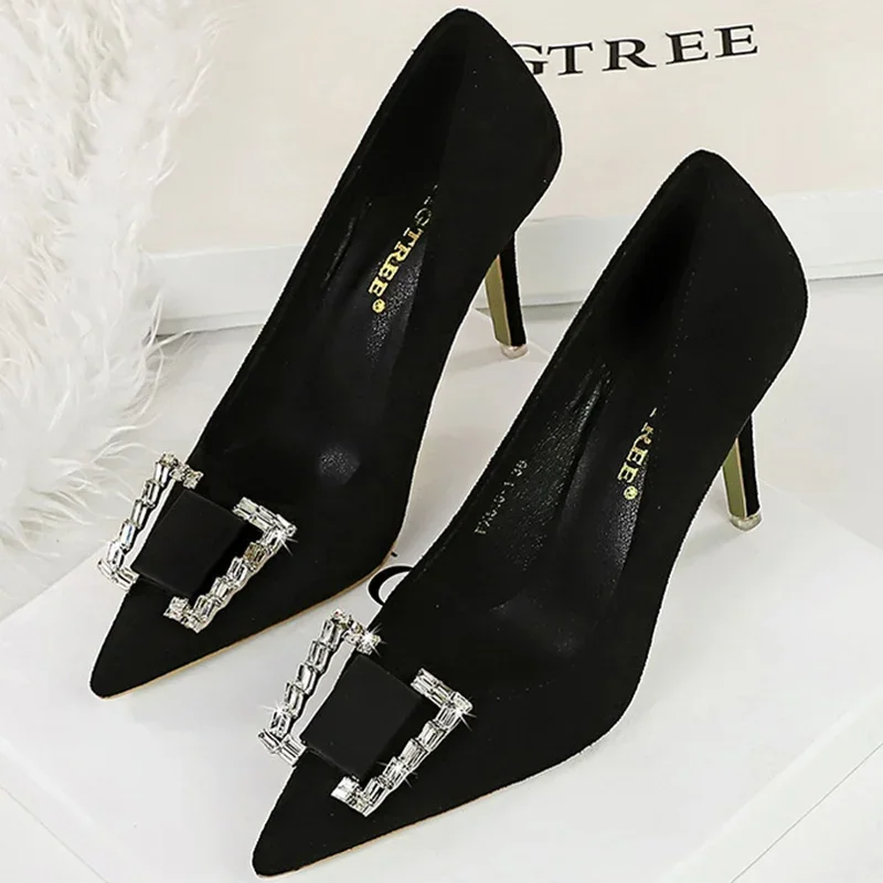 BIGTREE-zapatos de tacón alto y fino para mujer, calzado aterciopelado con punta estrecha y hebilla de cristal de Metal, 9cm, para primavera y otoño