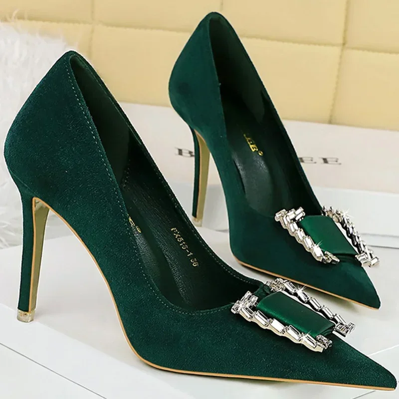 BIGTREE-zapatos de tacón alto y fino para mujer, calzado aterciopelado con punta estrecha y hebilla de cristal de Metal, 9cm, para primavera y otoño