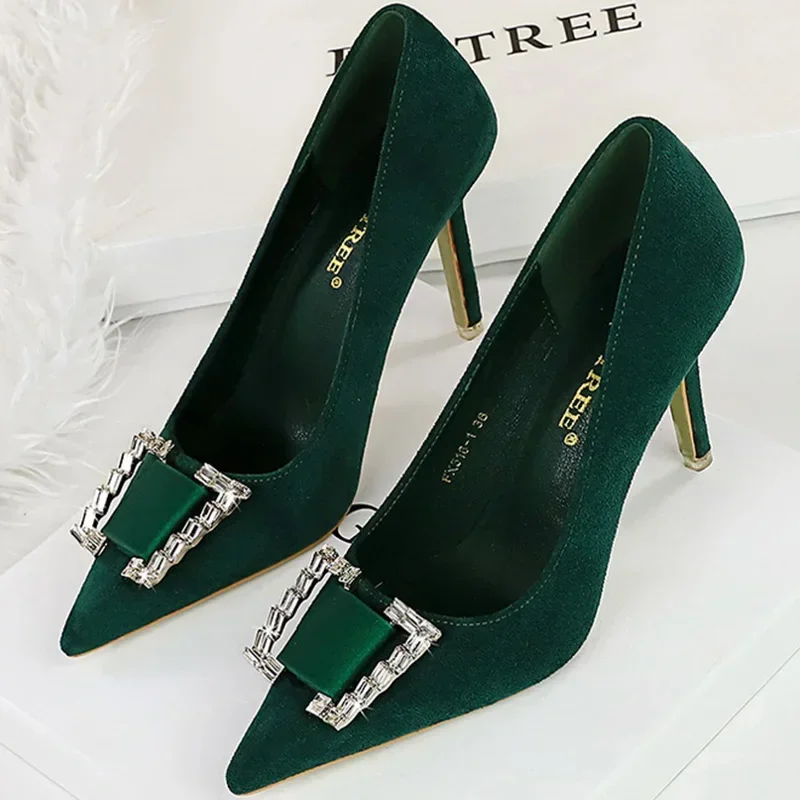 BIGTREE-zapatos de tacón alto y fino para mujer, calzado aterciopelado con punta estrecha y hebilla de cristal de Metal, 9cm, para primavera y otoño