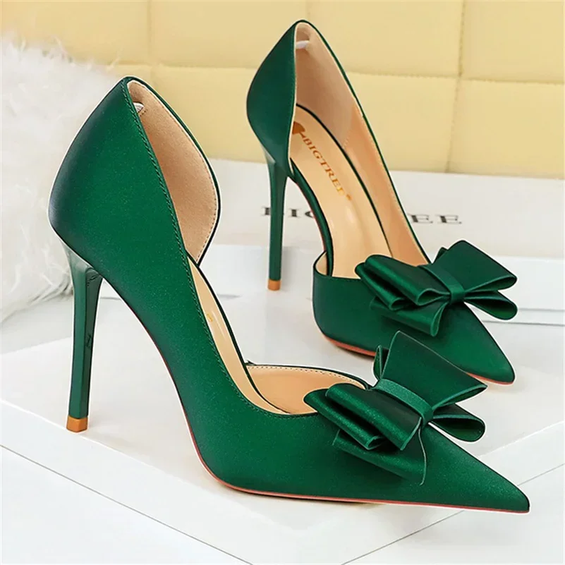 Zapatos de tacón alto de 2024 cm para mujer, calzado de satén de seda con agujeros laterales, color morado y verde, estilo Kawaii, para fiesta de graduación, 10,5