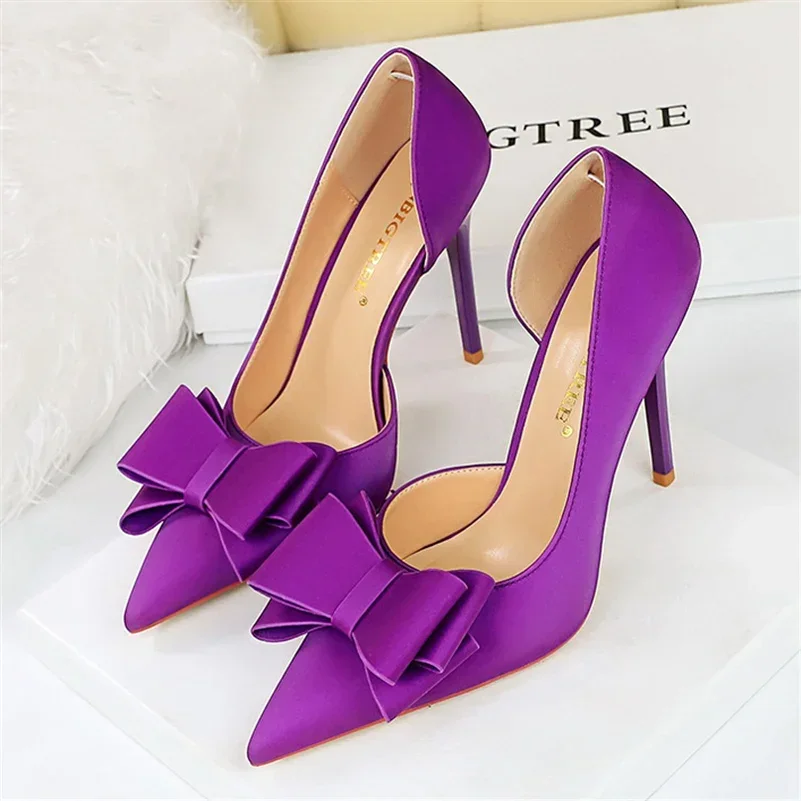 Zapatos de tacón alto de 2024 cm para mujer, calzado de satén de seda con agujeros laterales, color morado y verde, estilo Kawaii, para fiesta de graduación, 10,5