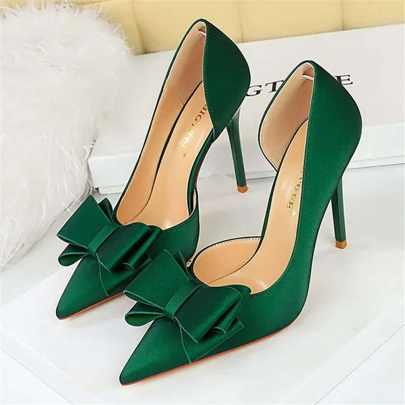 Zapatos de tacón alto de 2024 cm para mujer, calzado de satén de seda con agujeros laterales, color morado y verde, estilo Kawaii, para fiesta de graduación, 10,5