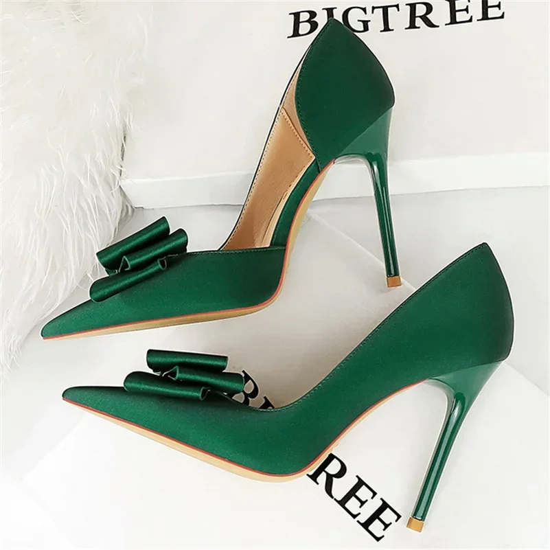 Zapatos de tacón alto de 2024 cm para mujer, calzado de satén de seda con agujeros laterales, color morado y verde, estilo Kawaii, para fiesta de graduación, 10,5