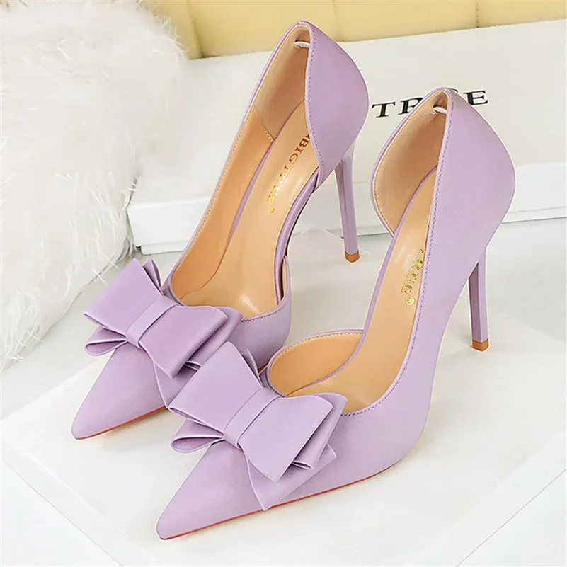 Zapatos de tacón alto de 2024 cm para mujer, calzado de satén de seda con agujeros laterales, color morado y verde, estilo Kawaii, para fiesta de graduación, 10,5