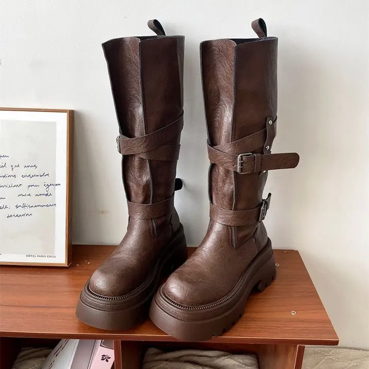 Botas de montar de media caña con tacón grueso retro, que realzan la altura, con hebilla de cinturón de cuero marrón-negro, para otoño/invierno Botas de montar de media caña con tacón grueso retro, que realzan la altura, con hebilla de cinturón de cuero marrón-negro, para otoño/invierno