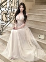 Vestido con encaje y tirantes - Imagen 3