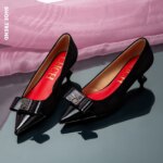 Zapatos de tacón con correa para mujer, calzado clásico Retro con punta puntiaguda, moda, nuevos, cómodos, versátiles, con letras impresas