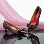 Zapatos de tacón con correa para mujer, calzado clásico Retro con punta puntiaguda, moda, nuevos, cómodos, versátiles, con letras impresas - Imagen 5