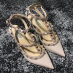 VAIFTILNO Zapatos de tacón alto con punta y remaches para mujer, sandalias de verano con tacón fino y correa envolvente con r...