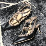 VAIFTILNO Zapatos de tacón alto con punta y remaches para mujer, sandalias de verano con tacón fino y correa envolvente con r... - Imagen 3