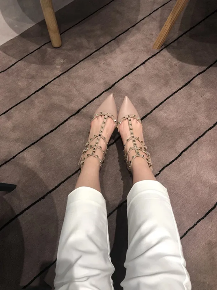 VAIFTILNO Zapatos de tacón alto con punta y remaches para mujer, sandalias de verano con tacón fino y correa envolvente con r...