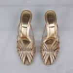 Nuevos tacones de tira fina huecos dorados para mujer, zapatos de tacón con punta estrecha de lujo, zapatos de tacón de aguja para oficina para mujer, sandalias de verano 2025 - Imagen 4