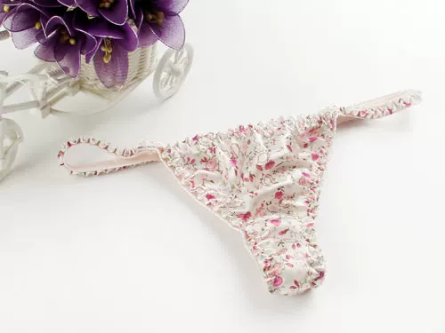 Tanga de satén Sexy para mujer, ropa interior de talla grande, bragas de tiro bajo, Tanga corto sin costuras de secado fácil y transpirable, nuevo