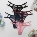 4 bragas de encaje sexys para mujer, tanga de talle bajo con tiras, diseño hueco, ropa interior suave y transpirable, lencería transparente cómoda para uso diario.