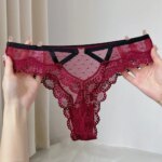 Tanga sexy de encaje de malla con lunares para mujer, bragas transparentes de encaje hueco, sin costuras, de cintura baja, con entrepierna de algodón, bragas triangulares tipo T-Back. - Imagen 5
