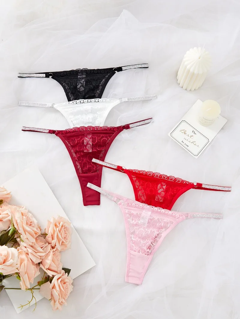 Nuevas bragas tipo Tanga con encaje para mujer, Panel de cinta plateada, Tanga Sexy de tiro bajo, ropa interior íntima elástica transpirable amigable con la piel