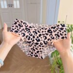 Braguitas de una pieza de seda fría con estampado de leopardo, de cintura media, sin costuras, con lazo de mariposa y anillo ...