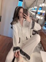 Pijama con encaje y de manga larga - Imagen 2