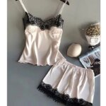 Conjunto de ropa de dormir para mujer con encaje y acabado satinado - Imagen 4