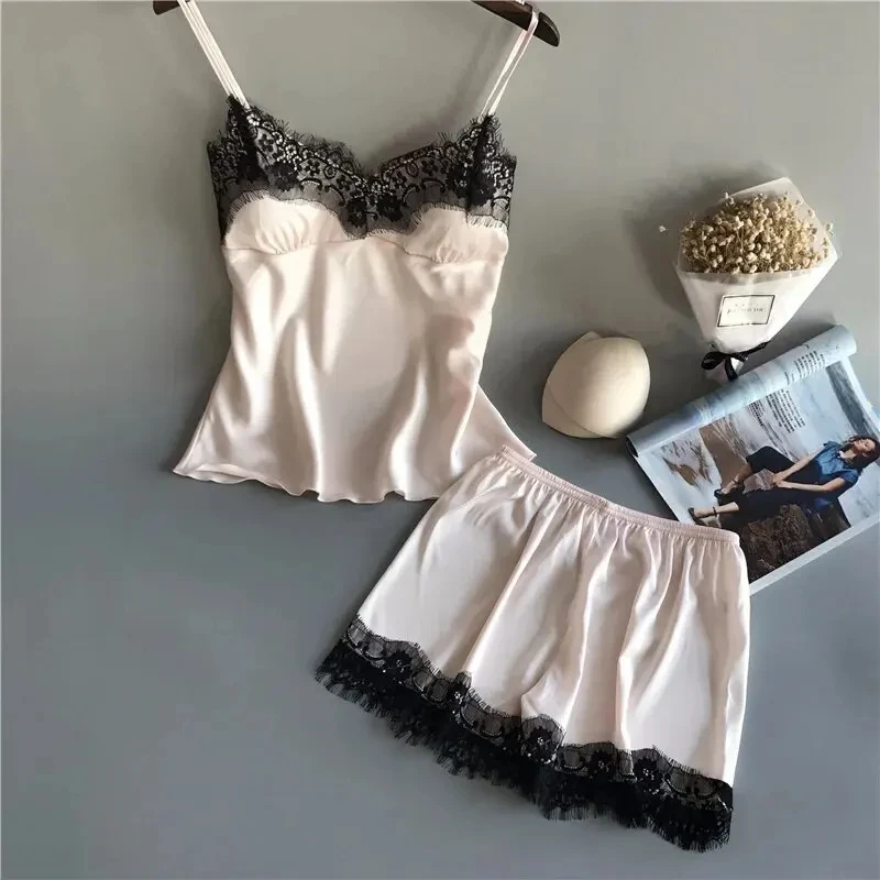 Conjunto de ropa de dormir para mujer con encaje y acabado satinado