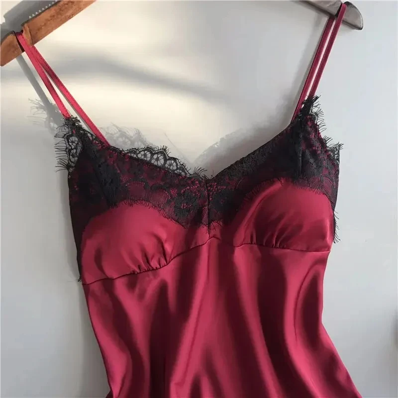 Conjunto de ropa de dormir para mujer con encaje y acabado satinado