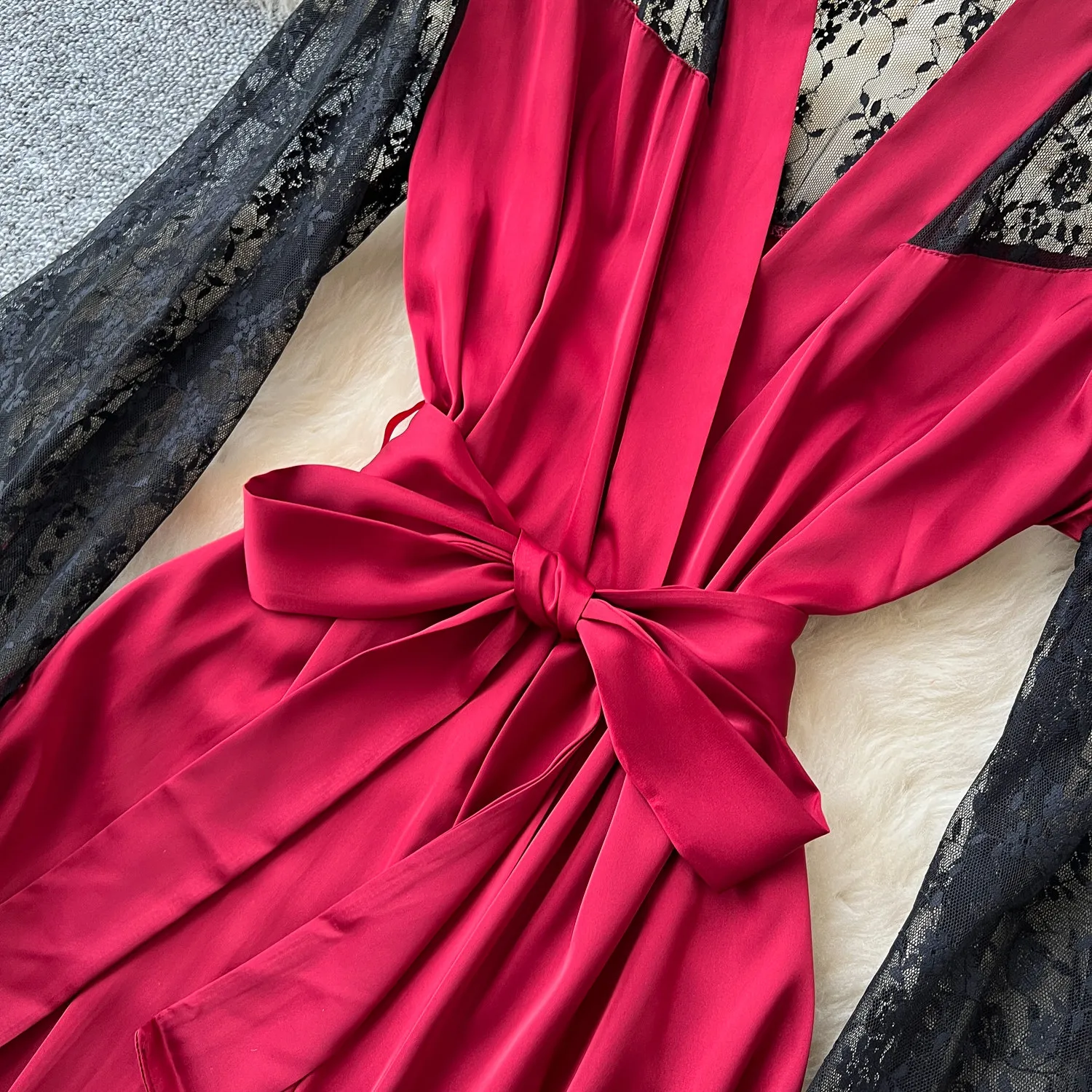 Camisón para mujer con encaje y acabado satinado