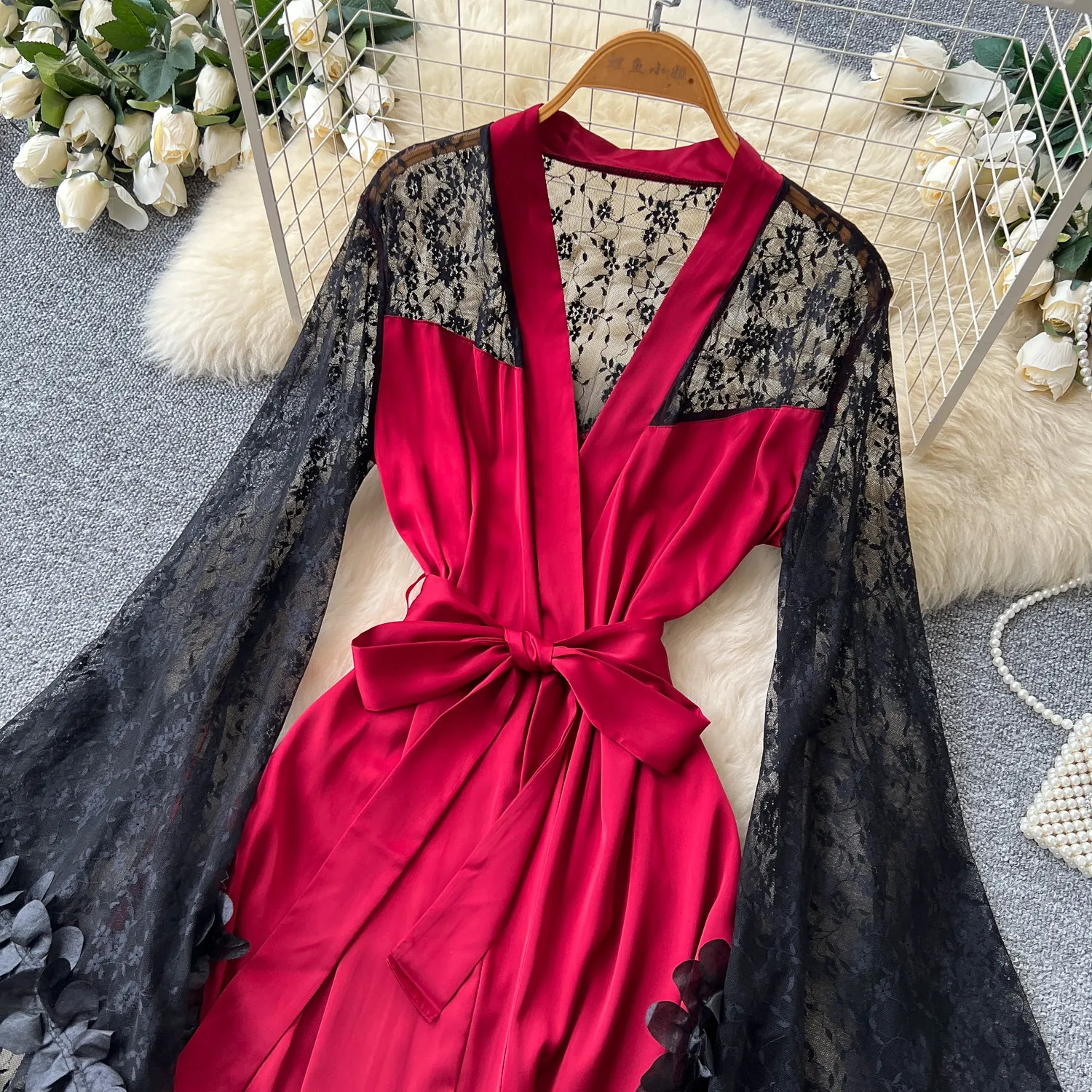 Camisón para mujer con encaje y acabado satinado
