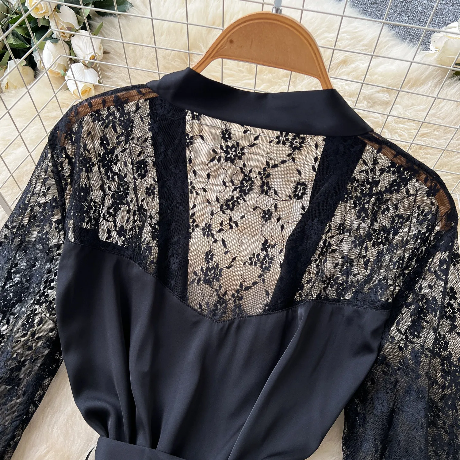 Camisón para mujer con encaje y acabado satinado