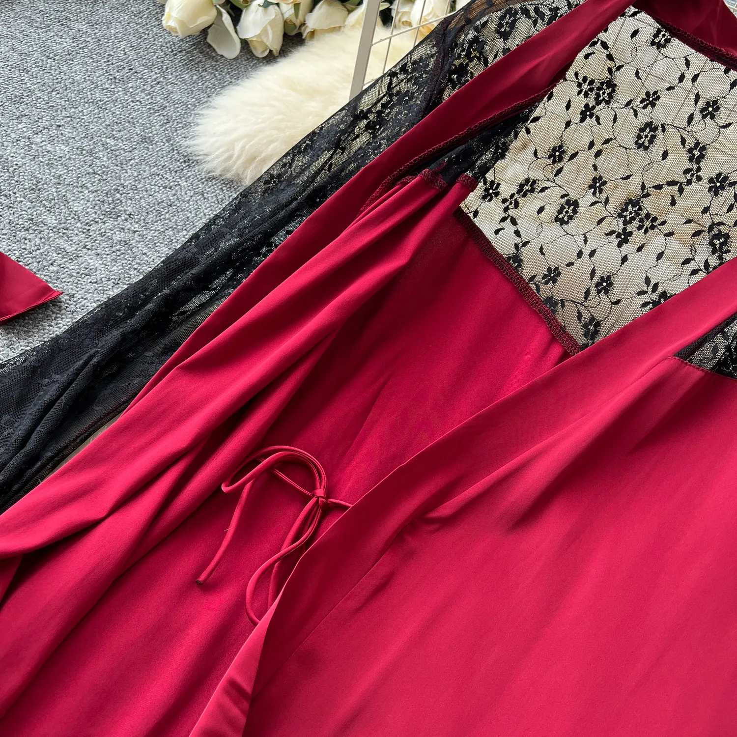 Camisón para mujer con encaje y acabado satinado