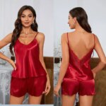Conjunto de ropa de dormir para mujer con acabado satinado y escote en V - Imagen 5