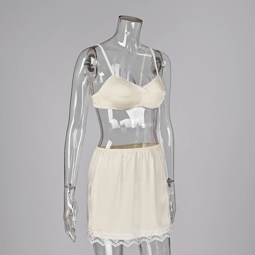 Conjunto de ropa de dormir de 2 piezas con encaje y acabado satinado