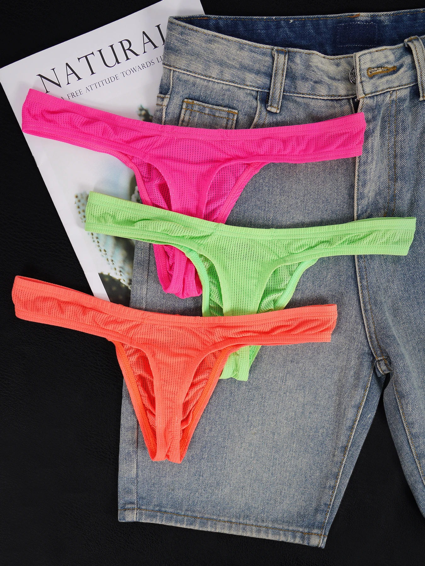 Tanga Moldeadora de Cuerpo para Hombre, Mezcla de Nailon de Alta Elasticidad, Bolsa Convexa, Cintura Baja, Color Fluorescente, Ropa Interior Brillante a la Moda Tanga Moldeadora de Cuerpo para Hombre, Mezcla de Nailon de Alta Elasticidad, Bolsa Convexa, Cintura Baja, Color Fluorescente, Ropa Interior Brillante a la Moda