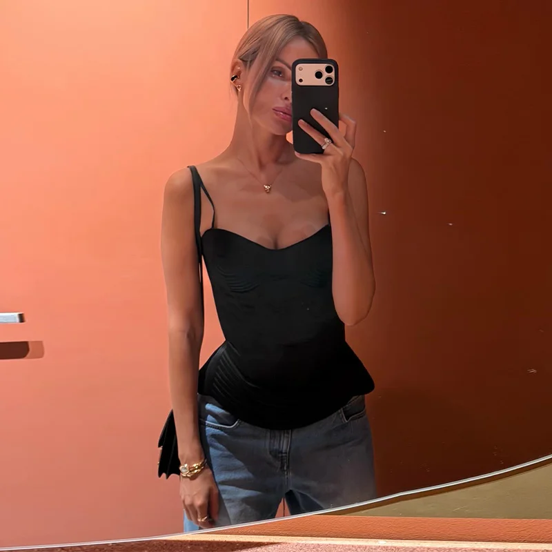 Camisola sin mangas con tirantes y espalda descubierta para mujer, estilo bandage, con diseño de espina de pescado, ajustada, de un solo pecho, color negro, elegante, para verano 2026 Camisola sin mangas con tirantes y espalda descubierta para mujer, estilo bandage, con diseño de espina de pescado, ajustada, de un solo pecho, color negro, elegante, para verano 2026