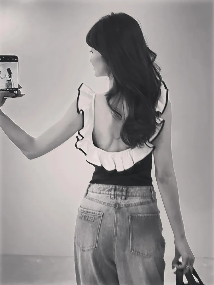 Camiseta sin mangas con cuello en U y volantes tridimensionales estilo japonés para mujer, ajustada, dulce y linda, para verano 2026