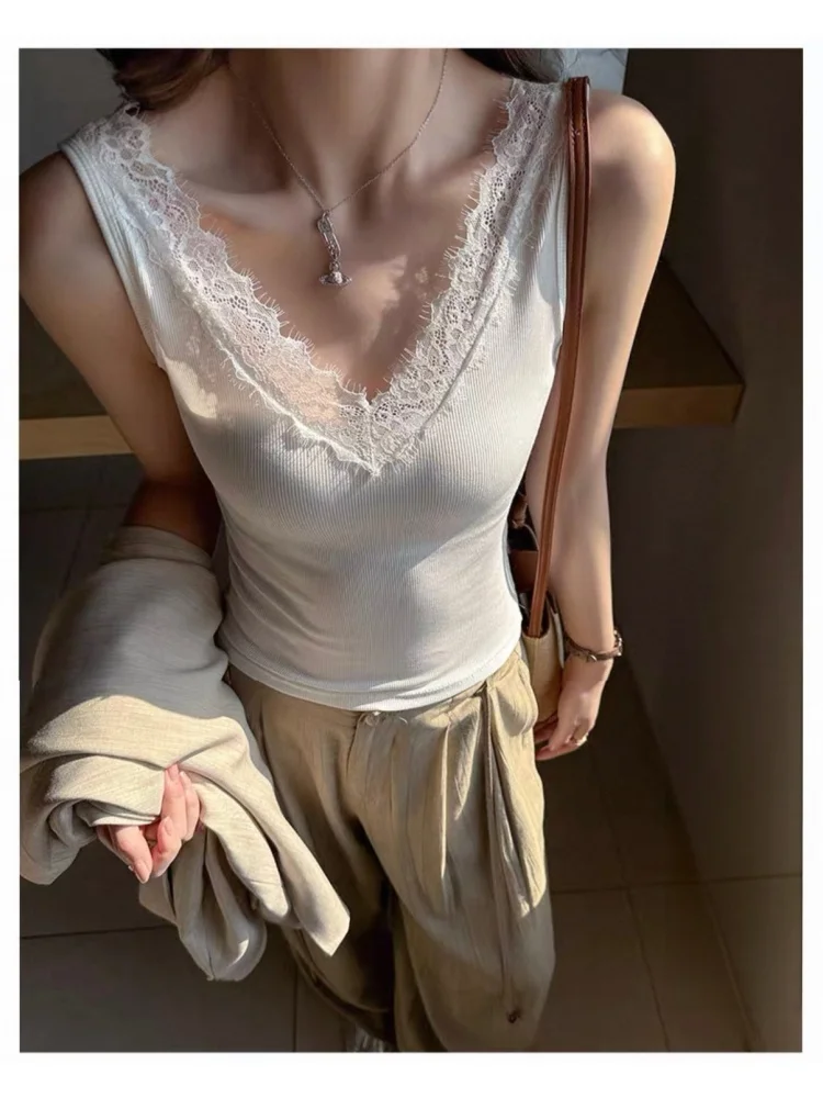 Top para mujer con encaje y escote en V