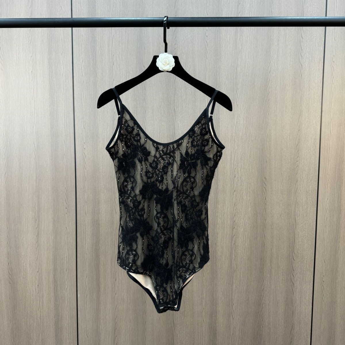 Novedad 2026: Camisola de encaje sin espalda estilo Y2K para mujer, top sin mangas blanco ajustado para primavera/verano, ideal como prenda exterior.